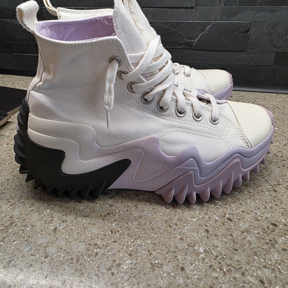 Converse Run Star Motion Platform Sneakers, Wmn 8.5, Mn 7